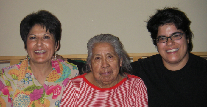 casey-cardoso-couch-with-mother-grandmother-sm